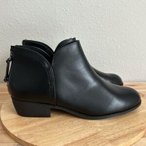 Journee Collection Womens Livvy Block Heel Booties